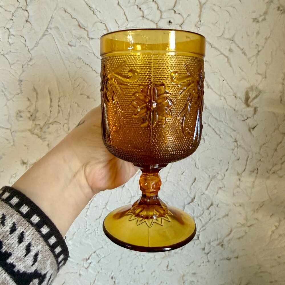 Vintage Amber Glass Footed Mugs | Daisy & Button Indiana Glass | Set of 4 Goblet - Picture 4 of 6